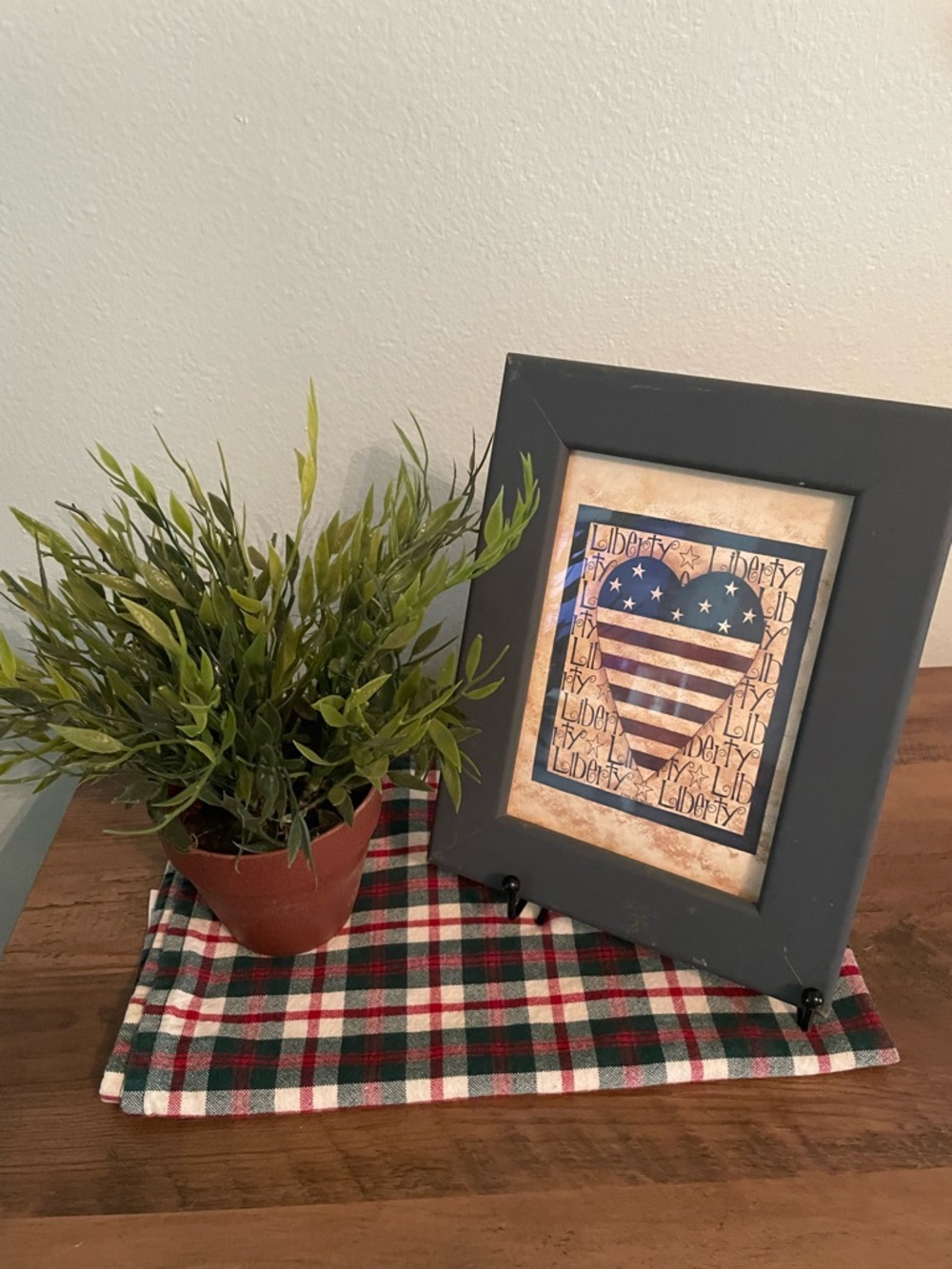 Framed Patriotic Heart Wall Art in Black Frame bundle set placemat and plant